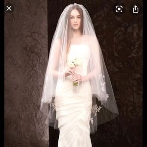2-tier Vera Wang Lace Veil